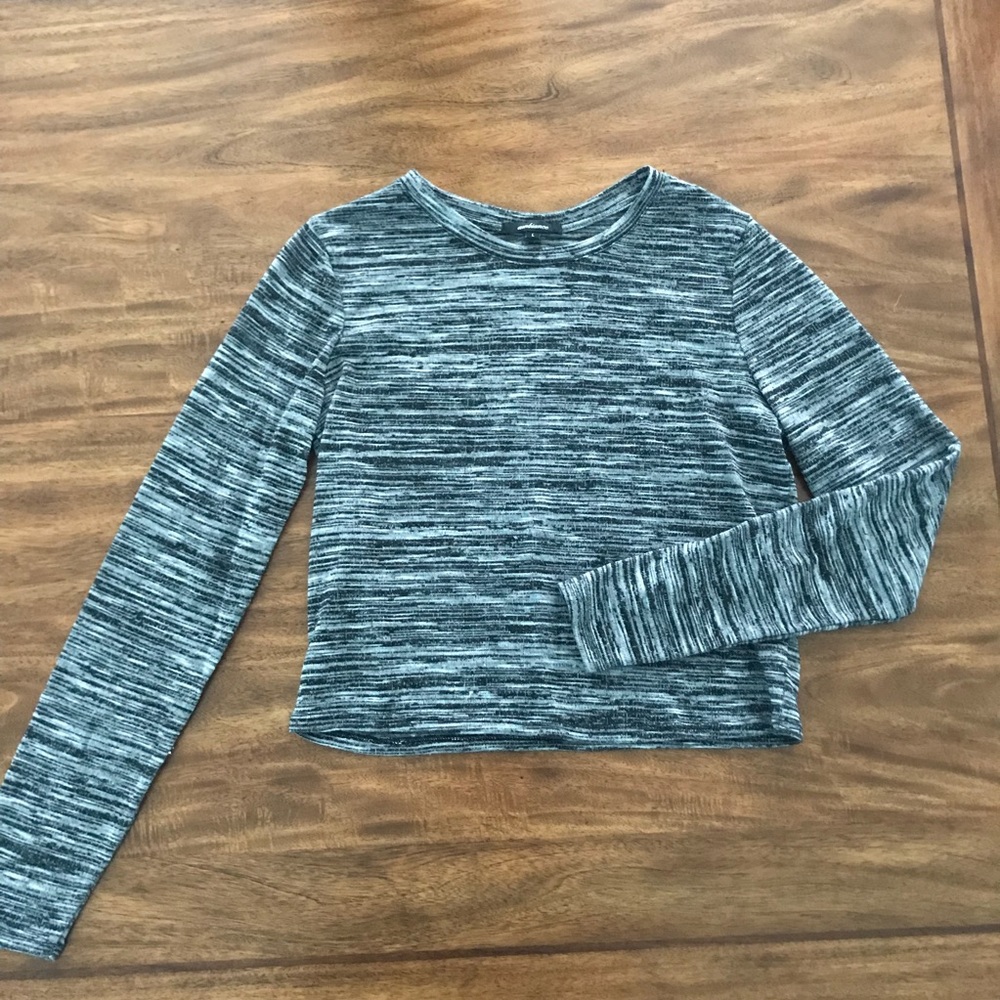 NWOT Long Sleeve Crop Tee